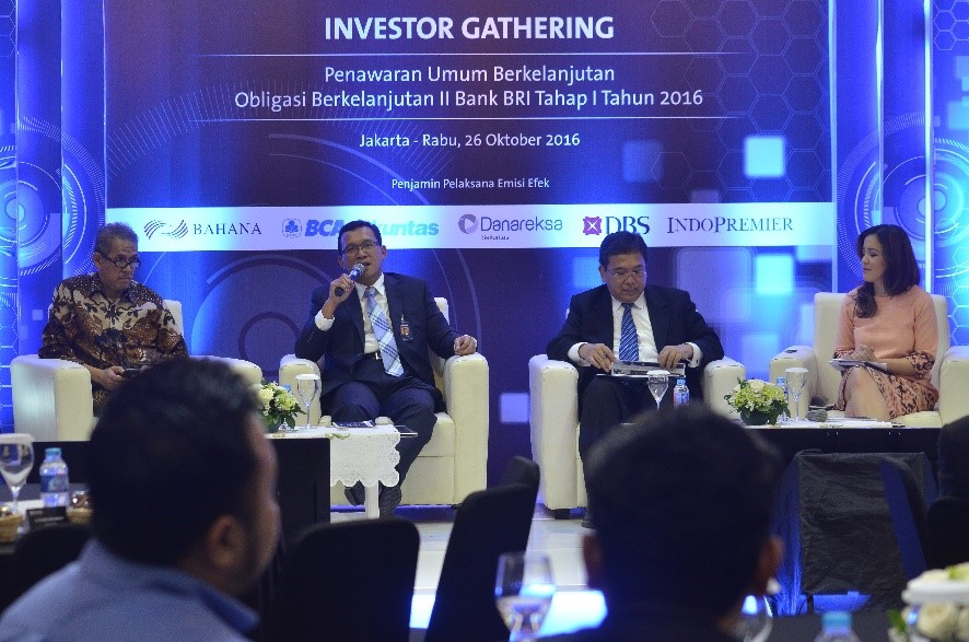 Diskusi panggung Investor Gathering Bank BRI